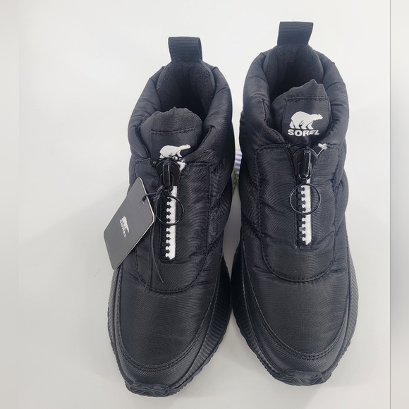 SOREL OUT N ABOUT III PUFFY ZIPPER BOOTS BOOTIES BLACK WHITE GREEN US 6 NWT - Picture 1 of 5